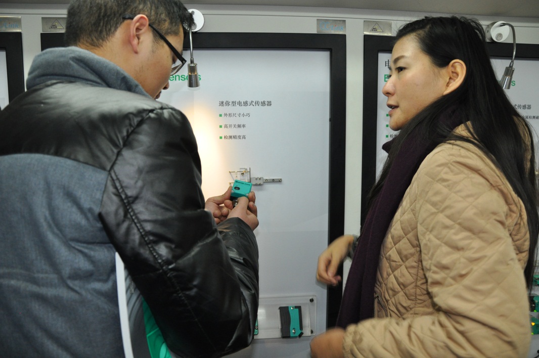 倍加福携多款传感器探访爱游戏体育官方网站首页公司-4.jpg
